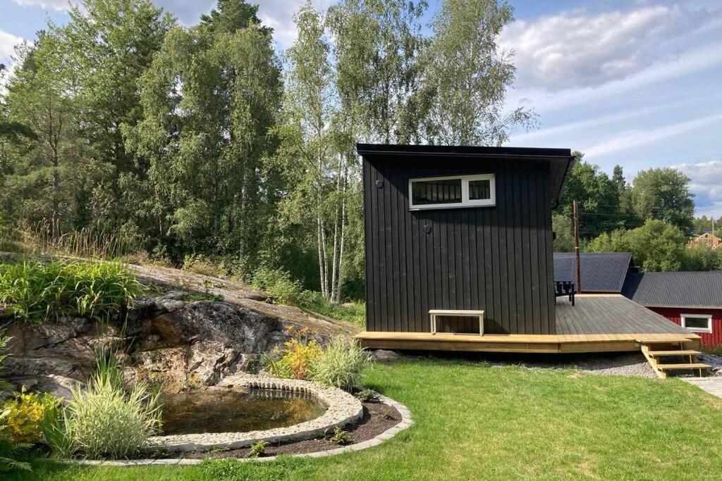 Cabin In The Woods, Close To Lake Maelaren 埃斯基尔斯蒂纳 外观 照片