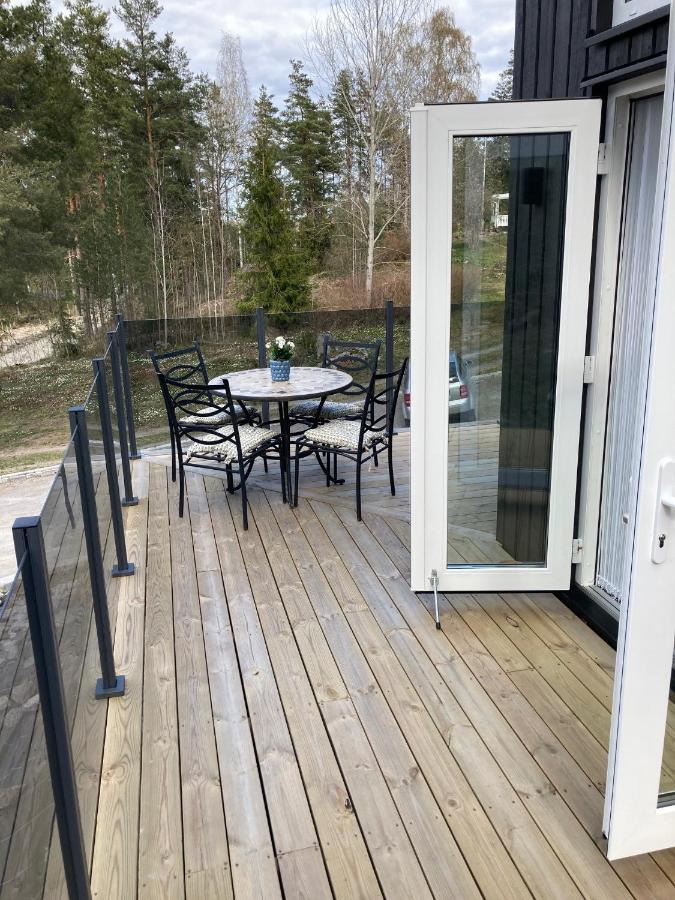 Cabin In The Woods, Close To Lake Maelaren 埃斯基尔斯蒂纳 外观 照片